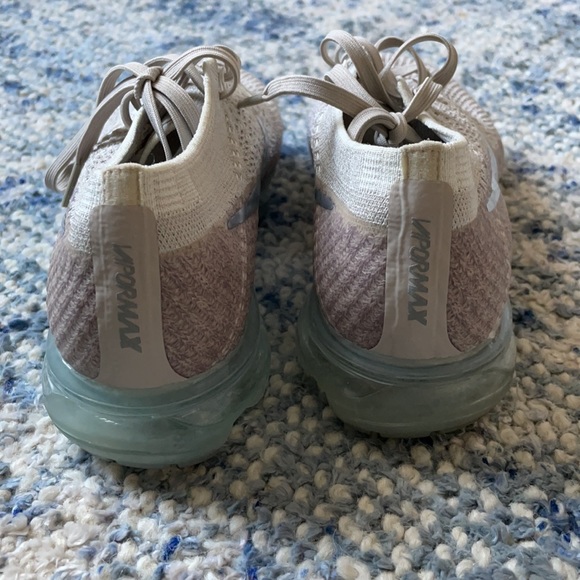 Nike Vapormax - Picture 3 of 7
